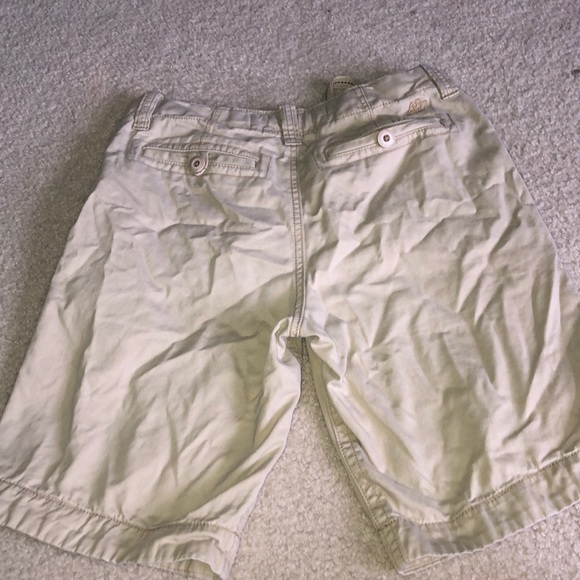 Men’s Aeropostale Khaki Shorts - Picture 2 of 2
